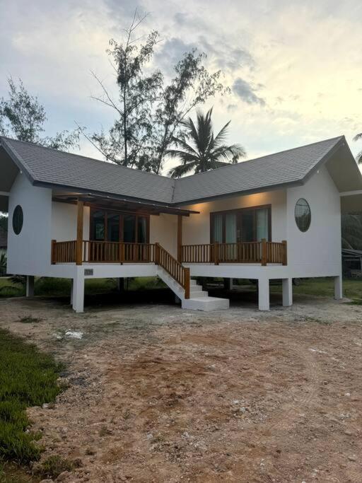 Chaloklum Canal Villa エクステリア 写真