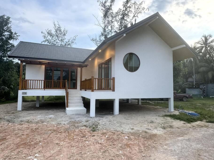Chaloklum Canal Villa エクステリア 写真